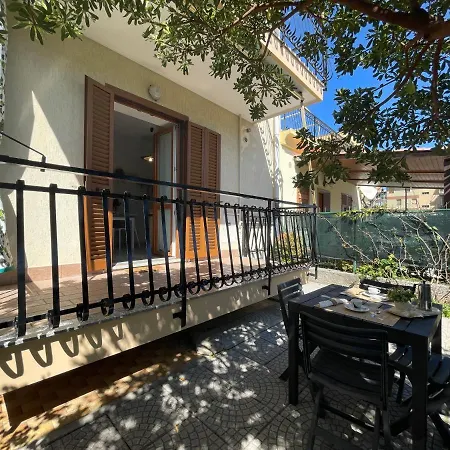 Pitosforo Tranquillo Con Giardino E Free Parking Apartmán Pietra Ligure