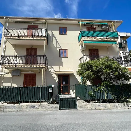Pitosforo Tranquillo Con Giardino E Free Parking Apartmán Pietra Ligure