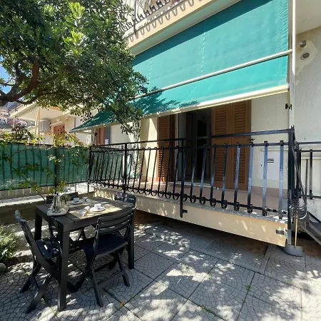Pitosforo Tranquillo Con Giardino E Free Parking Apartman Pietra Ligure